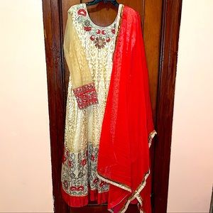 Beige and red Indian dress ❤️🥻